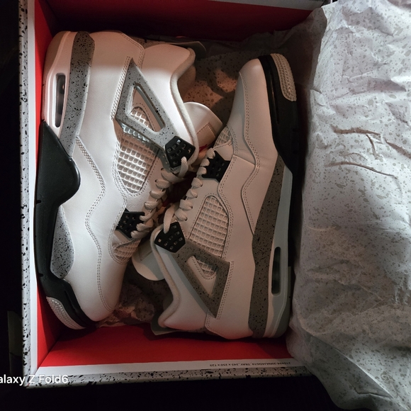Jordan 4 Retro OG white Cement 2025 - Picture 3 of 10
